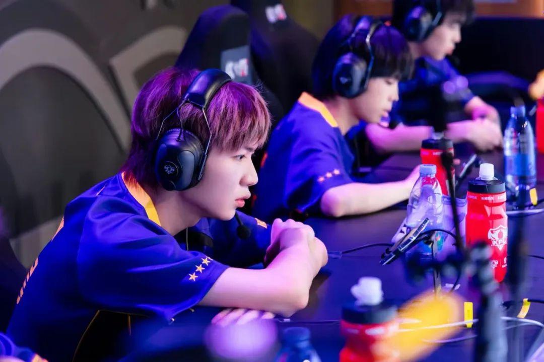 也折射出球 也折射出球